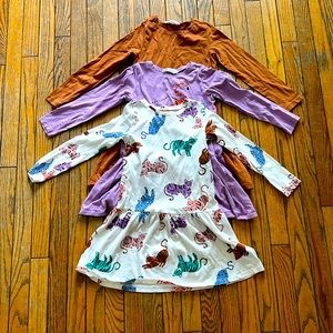 H&M cotton dresses. Set of 3 size 6-7y. Girl dresses with drop waist.